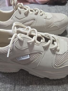 Steve Madden Beige/Taupe Platform Sneakers